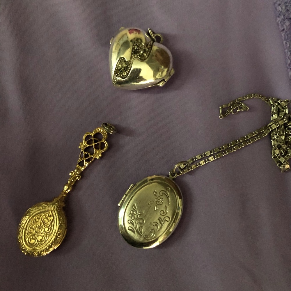 Collection of vintage lockets.